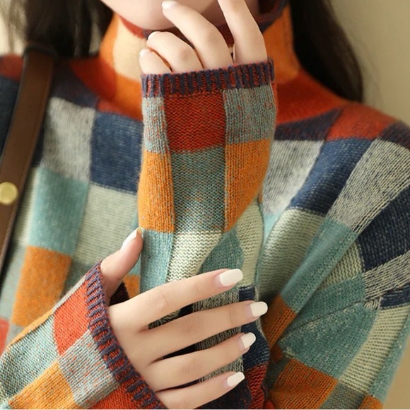 Vibrant Multicolor Checkered Turtleneck Sweater - Picture 5 of 6